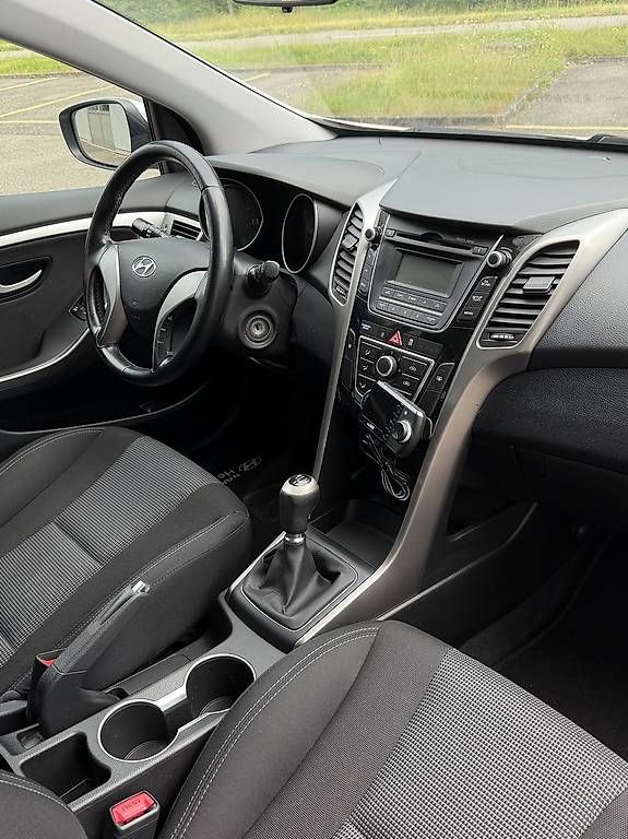Hyundai Automobili: Hyundai i30 Comfort – Usato da Wünnewil venduto da Ressell_Bern 4