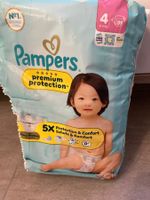 79 couches Pampers numéro 4