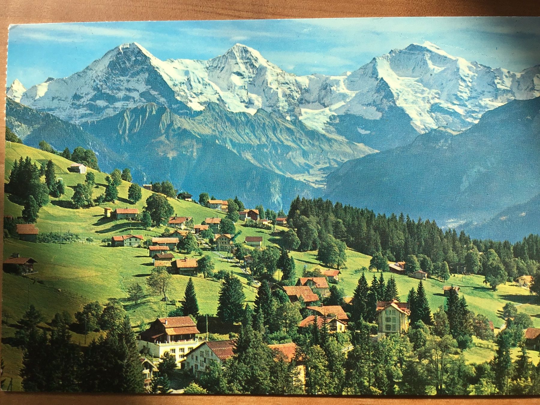 Cartoline postali: Beatenberg, Waldegg 1200m, Finsterahorn, Eiger-Mönch-Jungfra – Usato da Kirchenthurnen venduto da Gluecksbrief