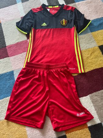 Fussballtrikot Belgien Adidas 152 und Hose Jako
