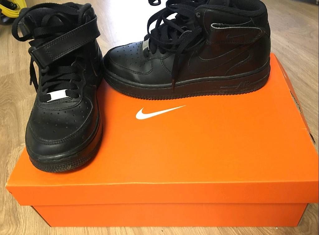 Scarpe per ragazzi: Stiefel Nike 22.5 Zentimeter  – Usato da Flawil venduto da SG8888