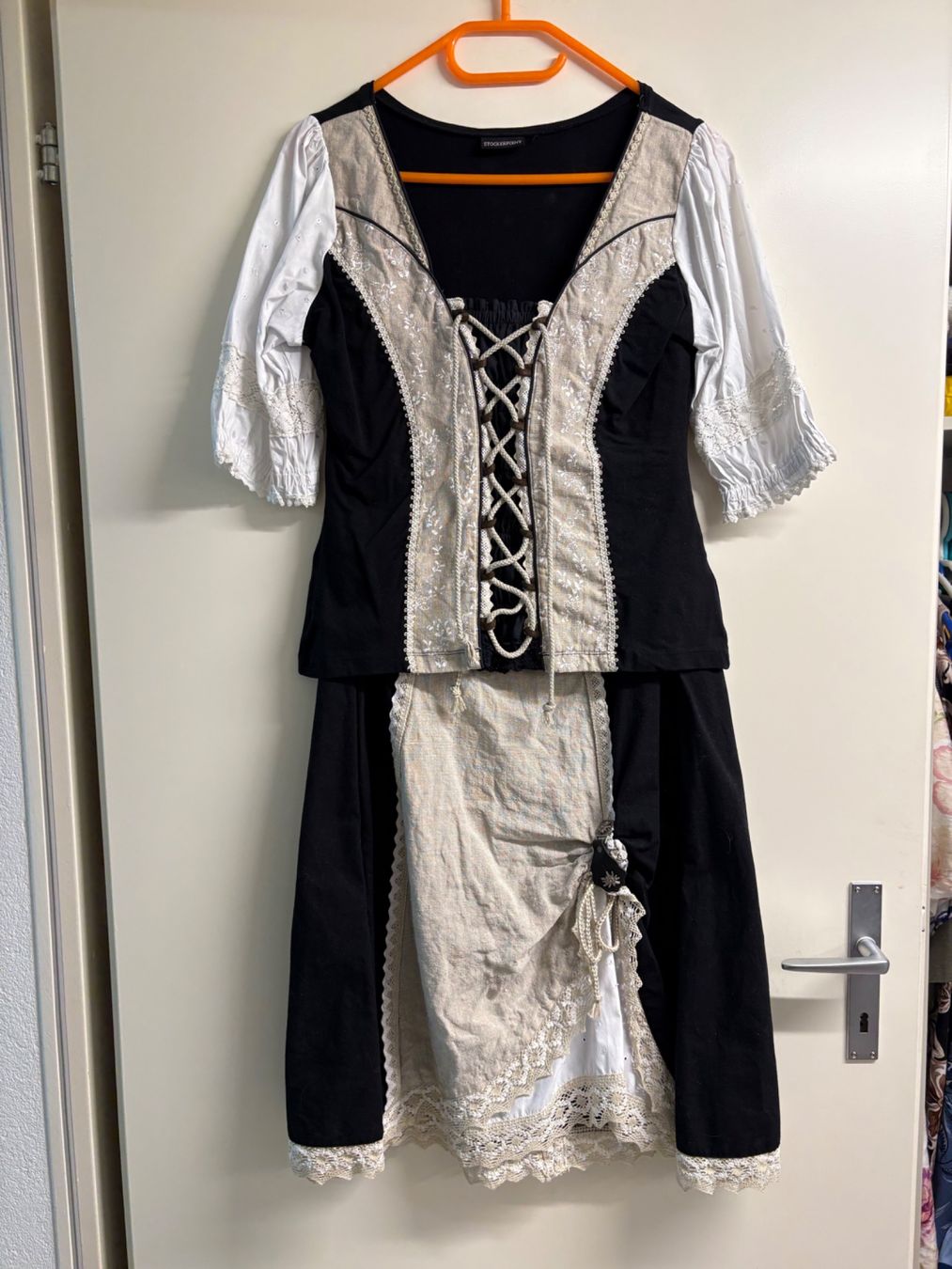 Kleider: Trachtenkleid Rock+Oberteil STOCKERPOINT Grösse 38 – Gebraucht aus St.Gallen von Bigdisch