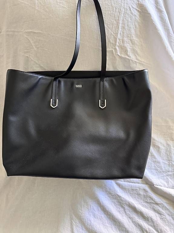 Taschen für Damen: Hugo Boss Handtasche  – Gebraucht aus Oberengstringen von Kati.vrdoljak