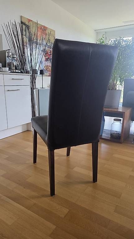 Sedie: 4 Esszimmerstühle Leder/Holz – Difettoso da Zumikon venduto da Richard.Mark.CH 1