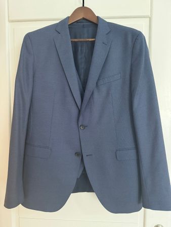 Costume 3 pièces Hugo Boss - laine et soie. Taille 52