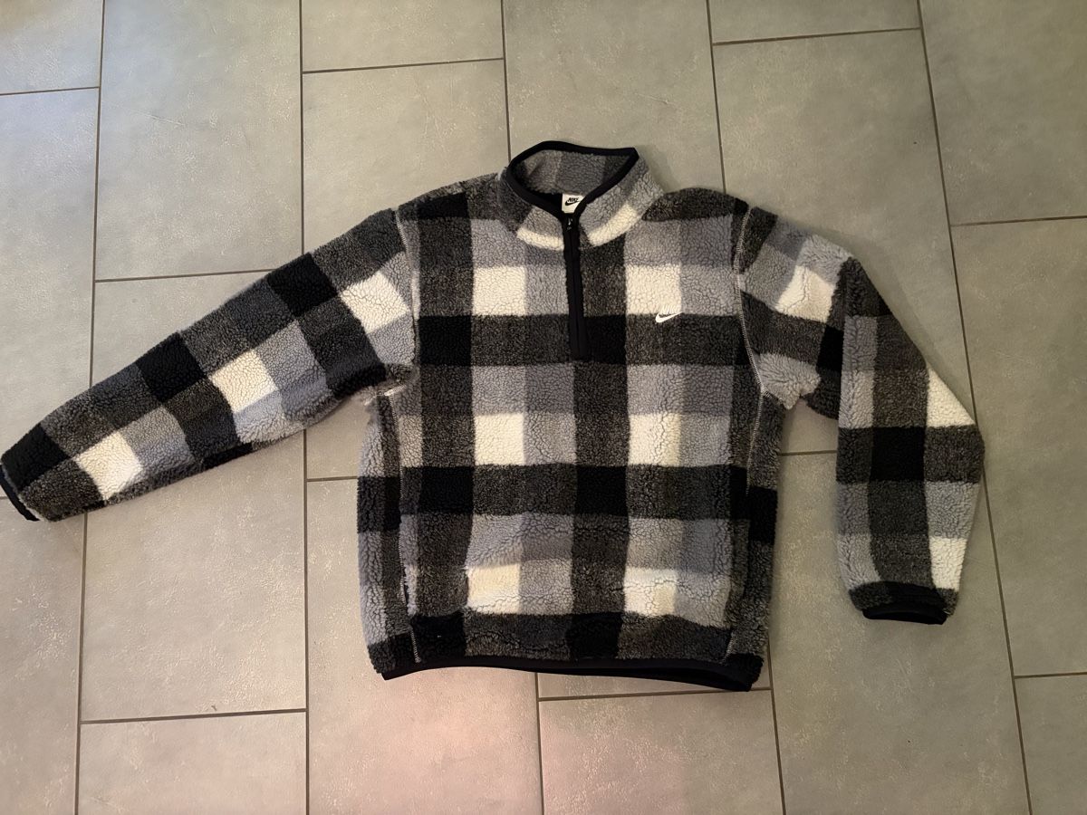 Maglioni & Felpe: Nike Fleece Pullover – Nuovo (secondo la descrizione) da Wallisellen venduto da Xanthipus