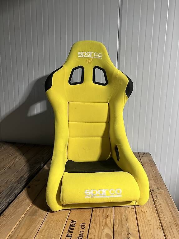 Tutti pezzi di ricambio auto: Sparco REV Schalensitz Gelb – Usato da Sulgen venduto da Semi3369