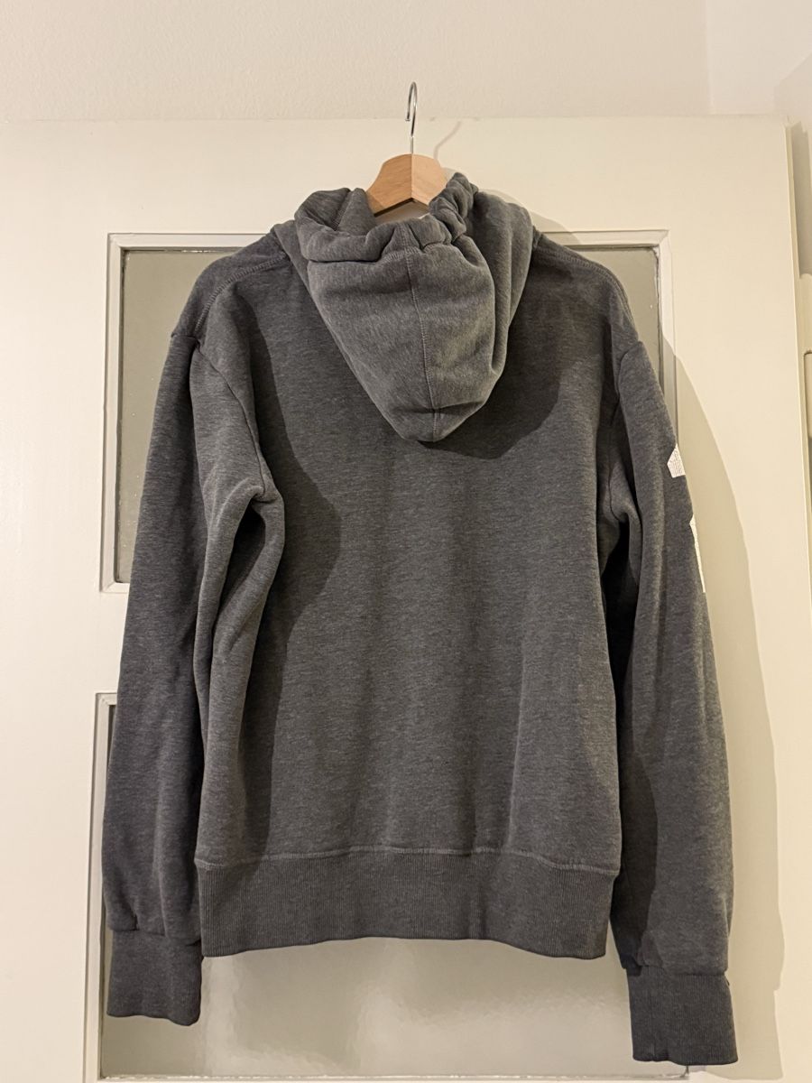 Superdry Maglioni & Felpe: Superdry Hoodie Grau Grösse M – Nuovo (secondo la descrizione) da Basel venduto da zukk_ 2