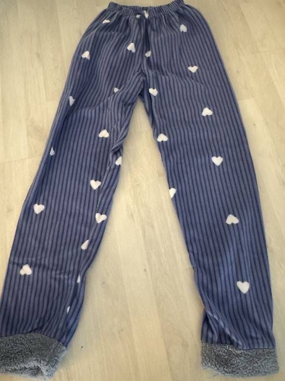 Negligees & Pigiami: Flauschiger Winter Pyjama mit Bärenmuster, Grösse M – Usato da Brüttisellen venduto da Ariana-24 4