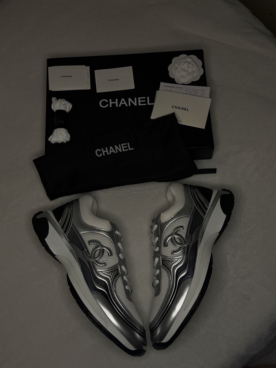 Chanel Scarpe da uomo: Chanel Runner - Grösse 44 – Nuovo (secondo la descrizione) da Weinfelden venduto da Noelbnd