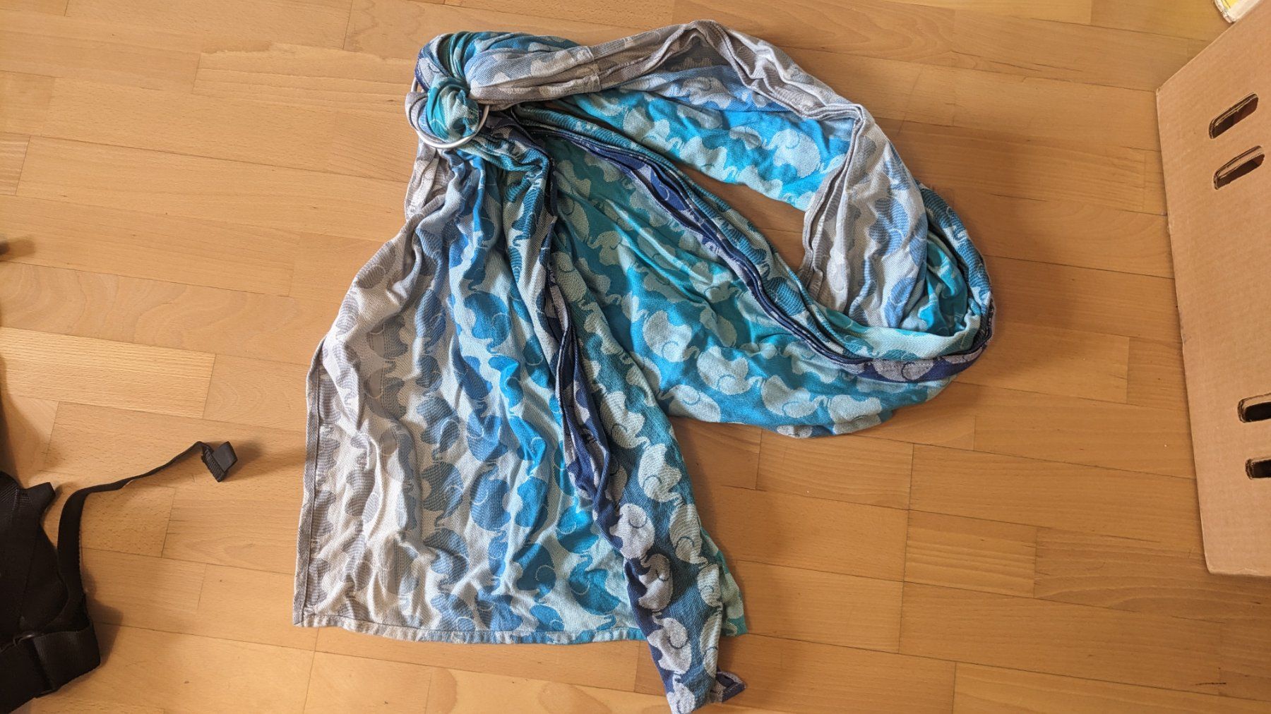 Porte-bébés ventraux & dorsaux: Yaro Ringsling Tragetuch – D'occasion à Zürich par julia513