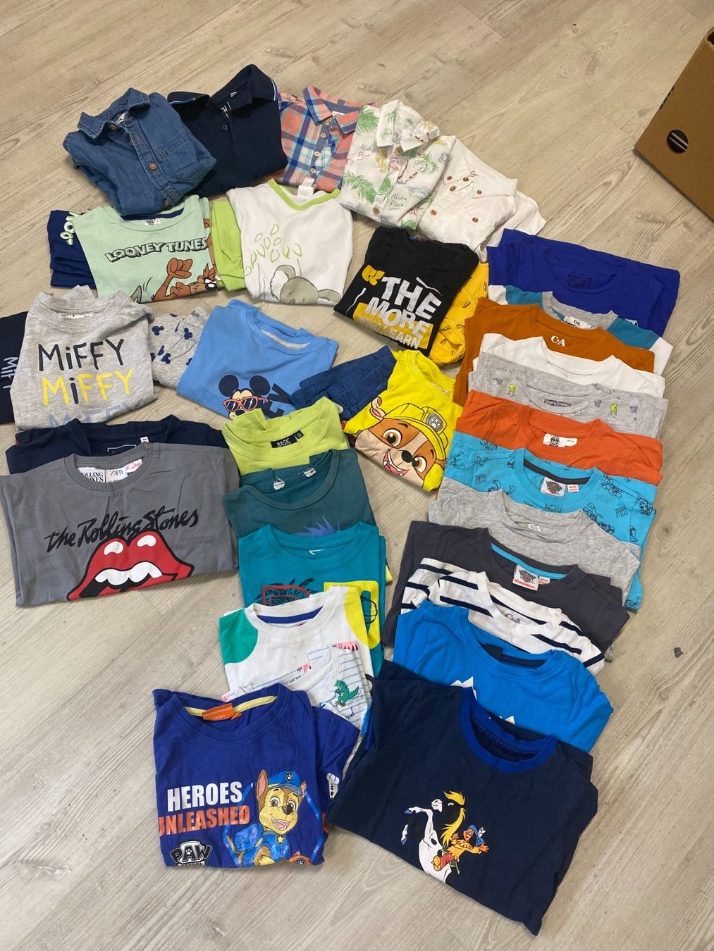 Lotti & Set di vestiti: Kleiderpacket  für Kinder – Usato da Wängi venduto da Bmo