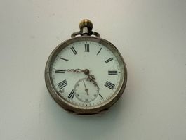 Antike Taschenuhr läuft