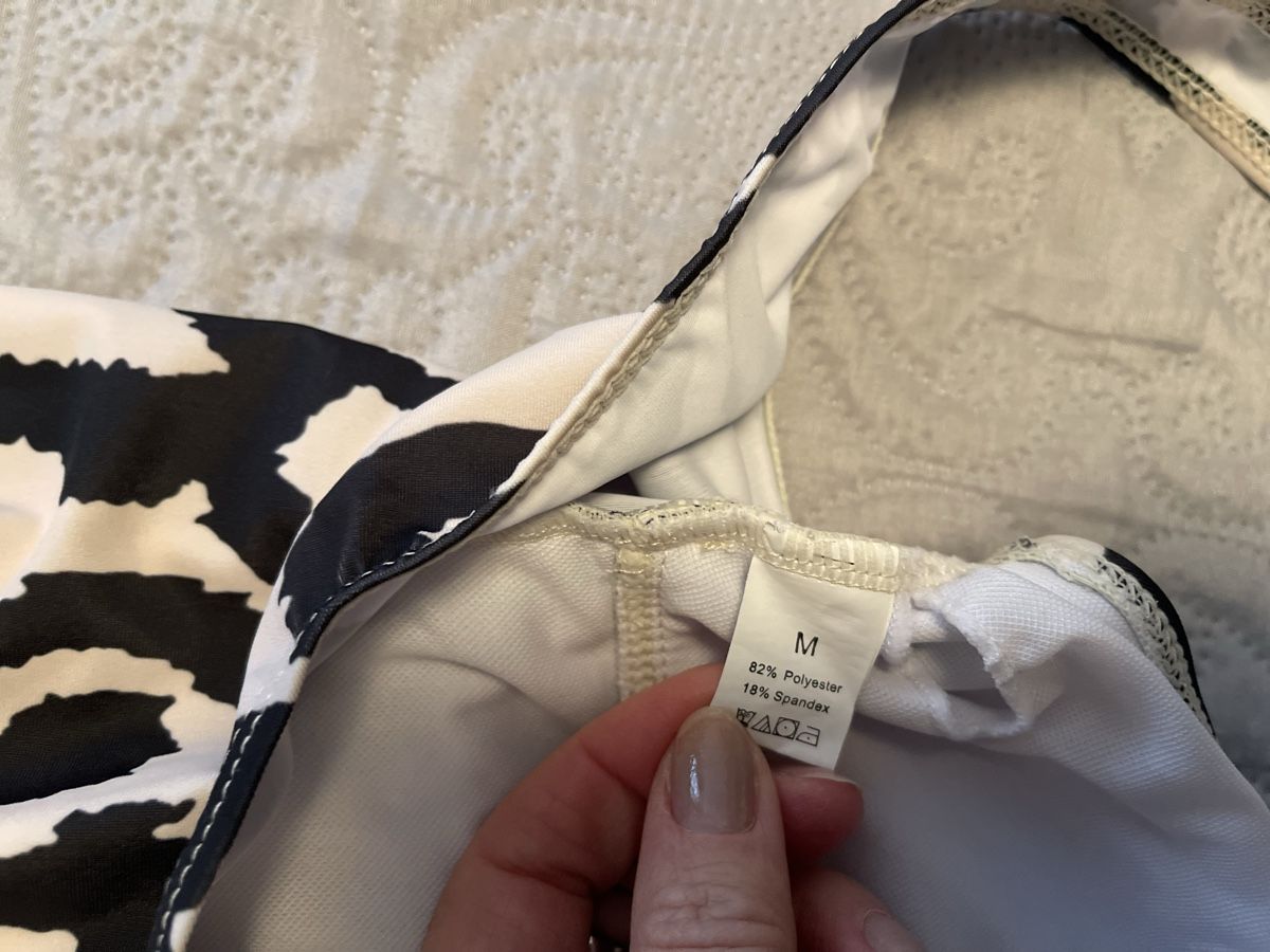 Costumi da bagno & Bikini: Schöner, neuwertiger Badeanzug mit Muster, Grösse M – Nuovo e nell'imballaggio originale da Hätzingen venduto da Limao 1