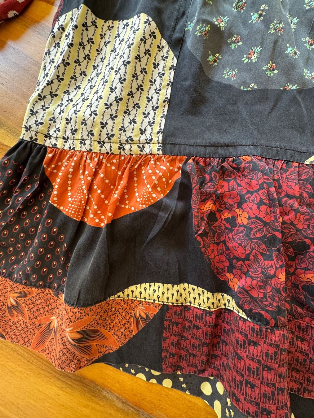 Vestiti: TRICOT CHIC Luxus Seidenkleid Patchwork Gr. IT42 DE 38 – Usato da Meiringen venduto da snahhanssnah 2