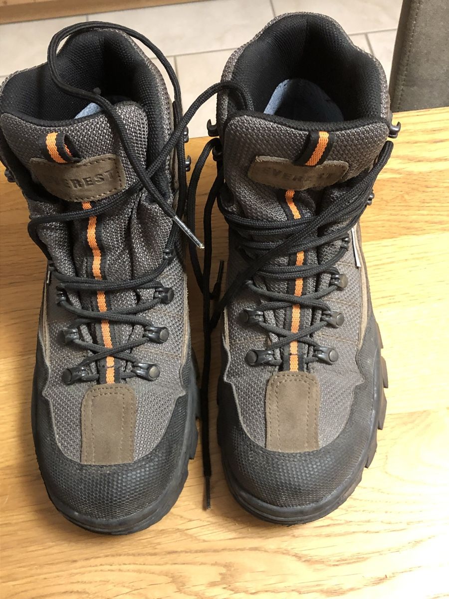 Chaussures hommes: Wanderschuhe Grösse 43 – D'occasion à Schneisingen par Moerli8