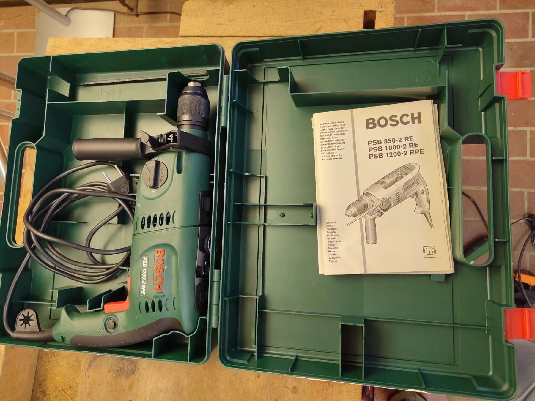 Bosch Perceuses: Schlagbohrmaschine – D'occasion à Beinwil am See par Msunneschin