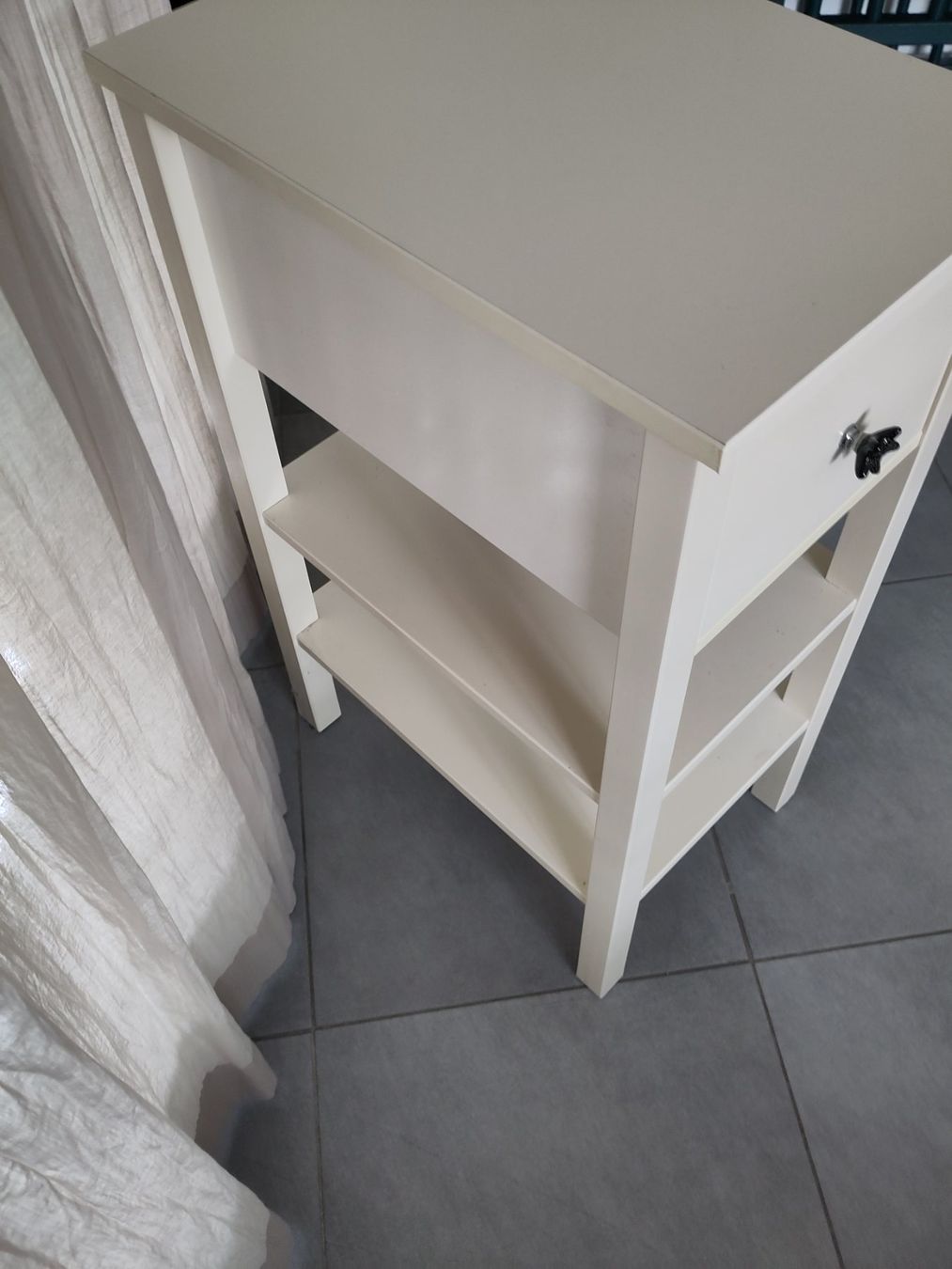 Ikea Nachttische: IKEA Nachttisch Weiss mit einer Schublade – Gebraucht aus Münchenstein von Leo_Hofer 1