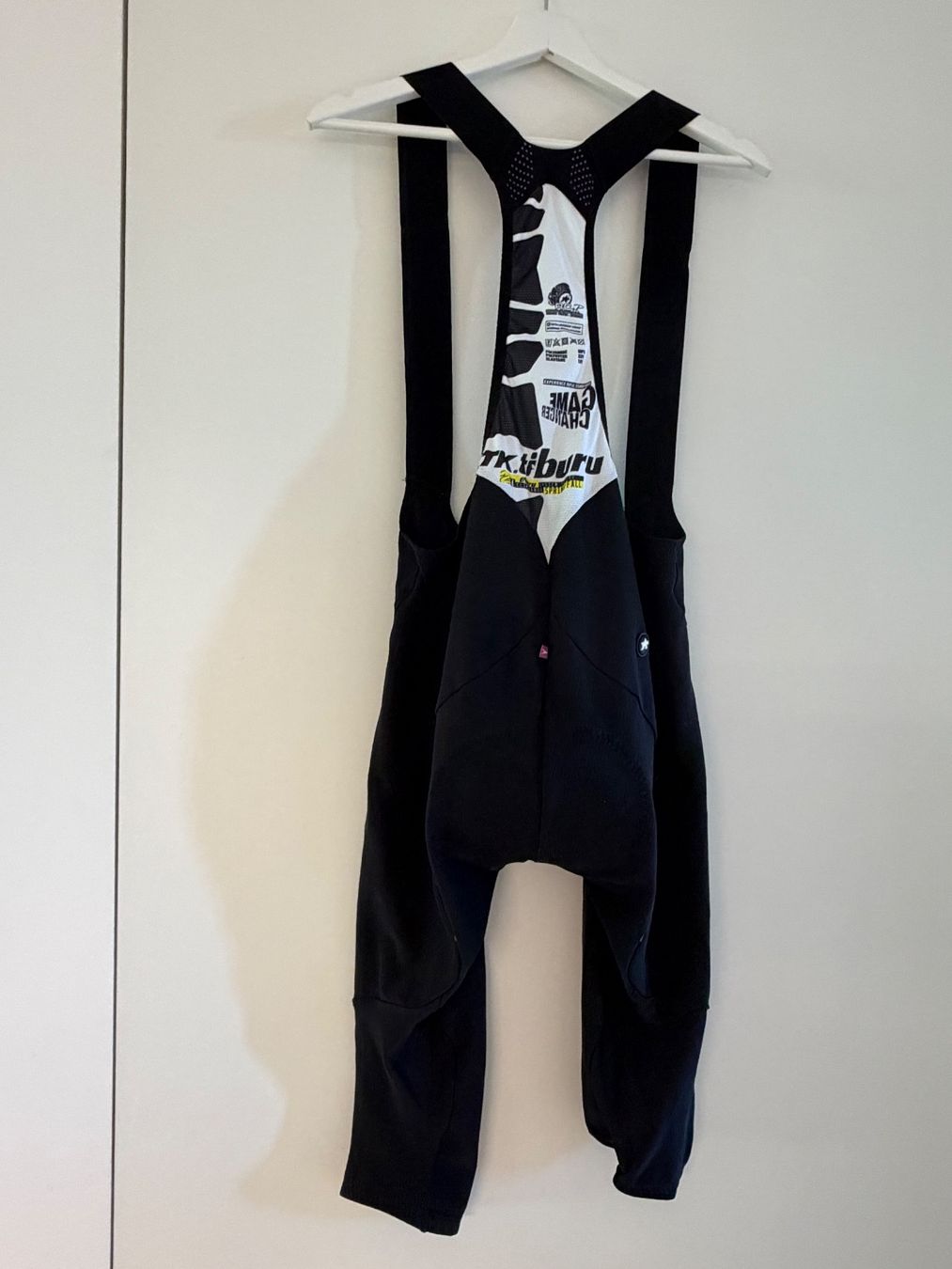 Assos Pantaloni: Assos 3/4 Trägerhose schwarz – Usato da Yens venduto da jelpet84 1