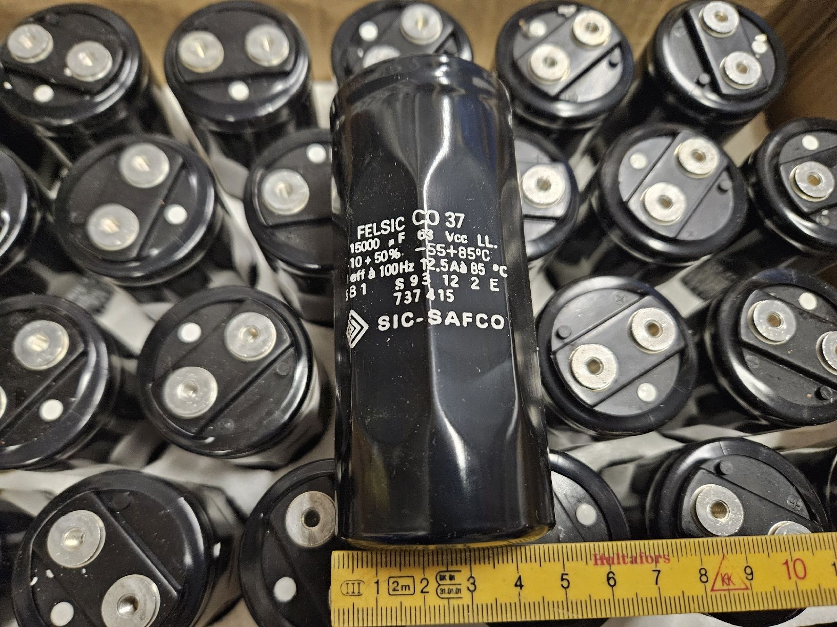 Componenti elettronici: Elko 63 Vdc 15000uf – Nuovo (secondo la descrizione) da Diepoldsau venduto da Knochen 2