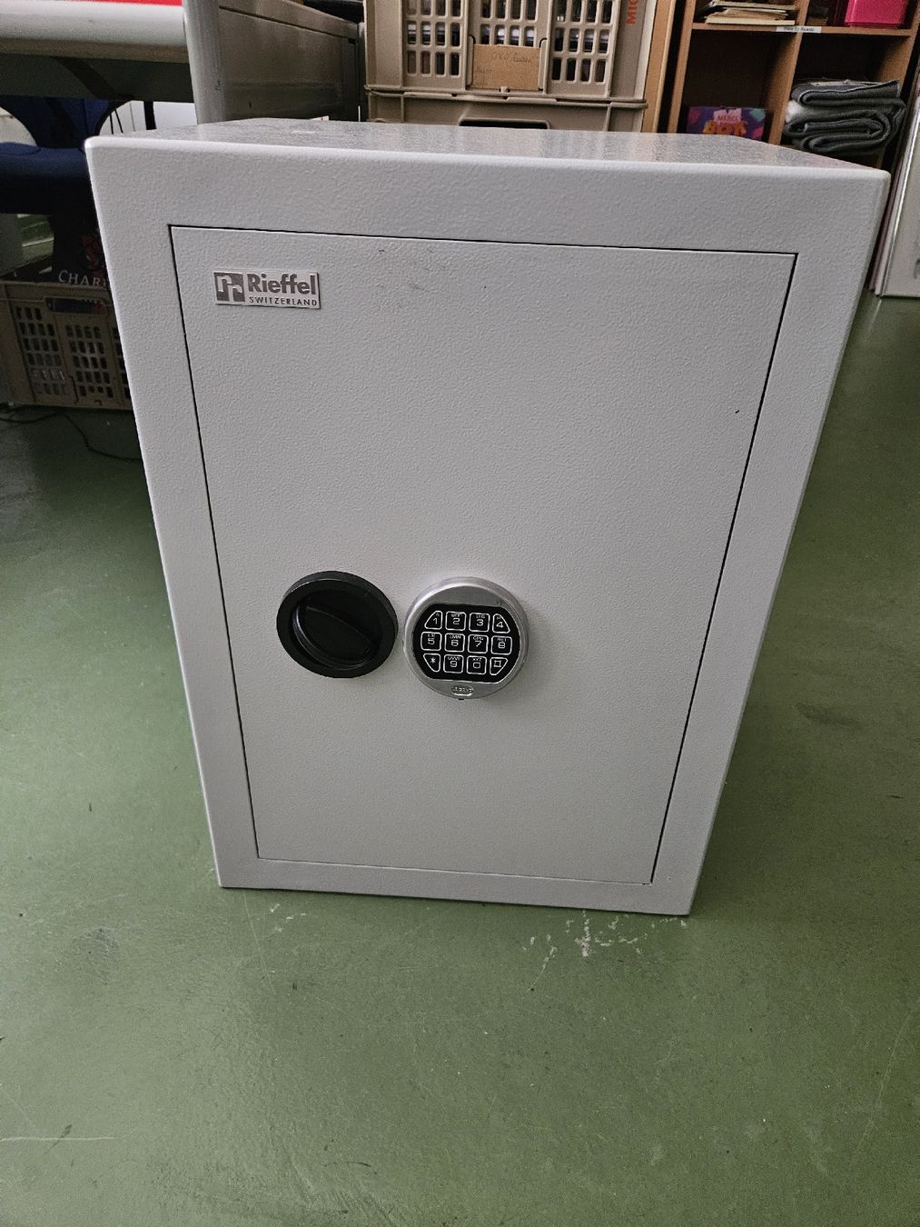 Coffre-fort: Safe / Tresor / Stahlschrank Rieffel – D'occasion à Pratteln par Cartonsducoeur_bl