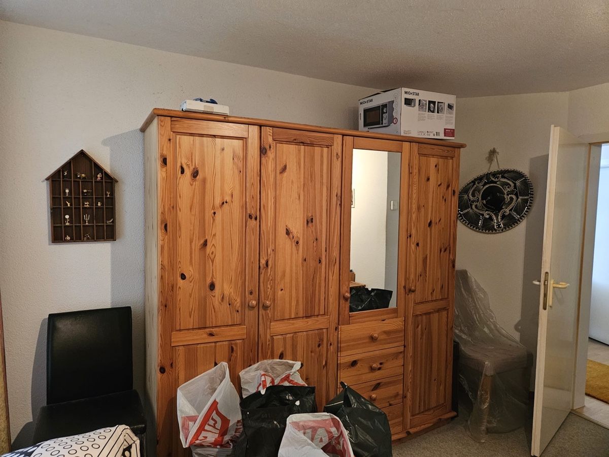 Armadi: Kleiderschrank echt Holz – Usato da Romanshorn venduto da Honeyloops-1993