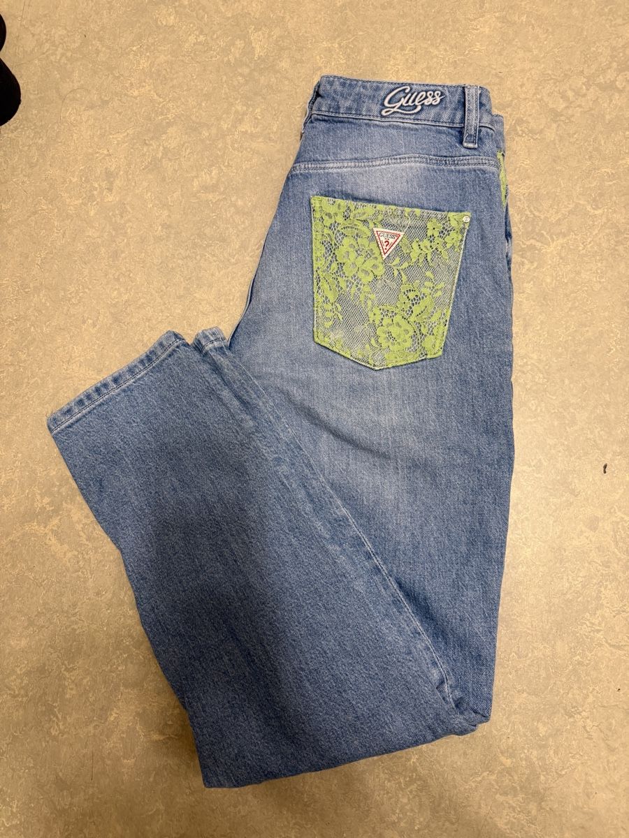 Guess Jeans: Guess Mom Jeans Gr. 28 – Nuovo (secondo la descrizione) da St. Gallen venduto da azra_sadikov 2