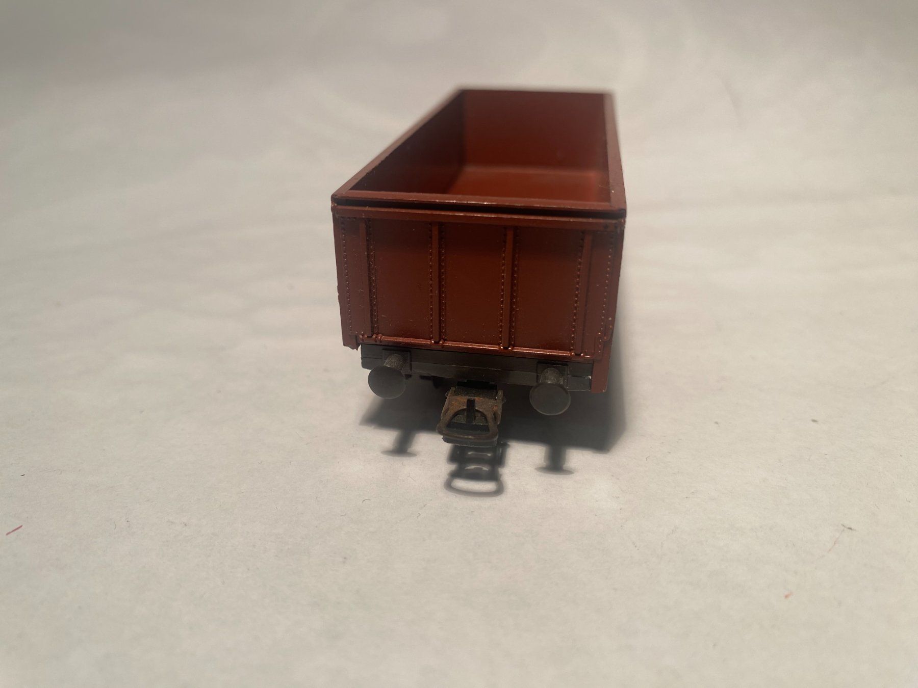 Roco Modellini di ferrovie: ROCO offener Güterwagen braun DB, DC Achsen – Usato da Buchrain venduto da Modellbahn11 2