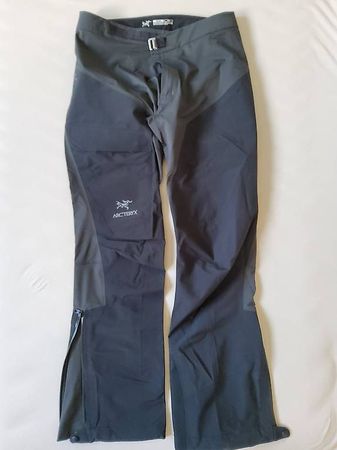 Arcteryx, pantaloni impermeabili in Gore-Tex da uomo