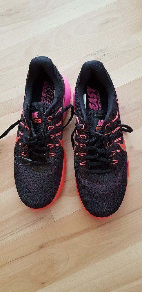 Nike Scarpe da donna: Neu: Nike RunEasy - schwarz bunt - Gr.40 – Nuovo (secondo la descrizione) da Uznach venduto da Laeuffer