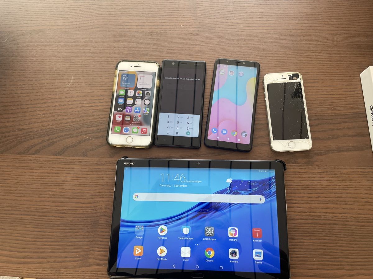 Apple Telefoni cellulari / Smartphones: 4x Handy + 1x Tablet defekt (iCloud oder defekt) – Difettoso da Näfels venduto da NOXION