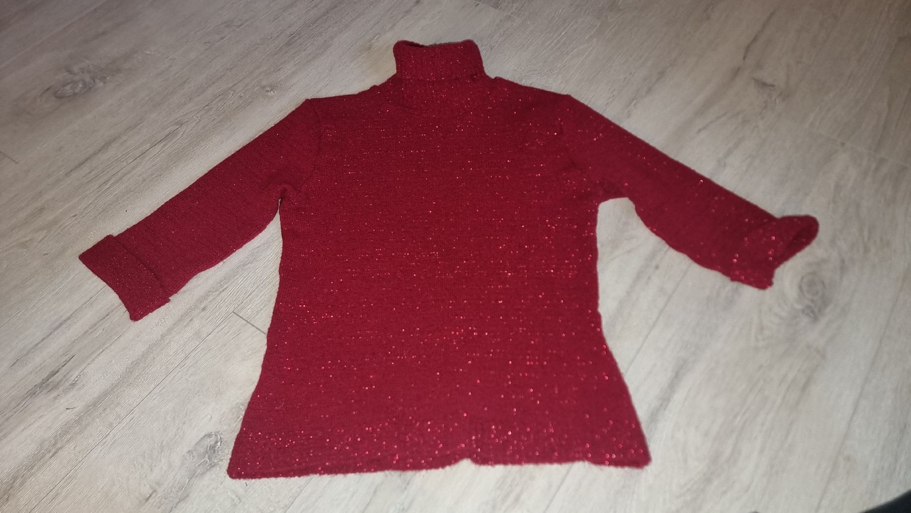 Maglioni & Felpe: Rollkragenpullover, Rot mit Glitzer, Grösse 36 Top! – Usato da Wigoltingen venduto da Zuckerfee84