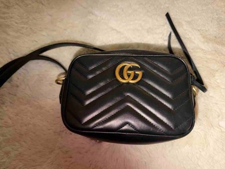Gucci Marmont Umhängetasche Leder schwarz neuwertig