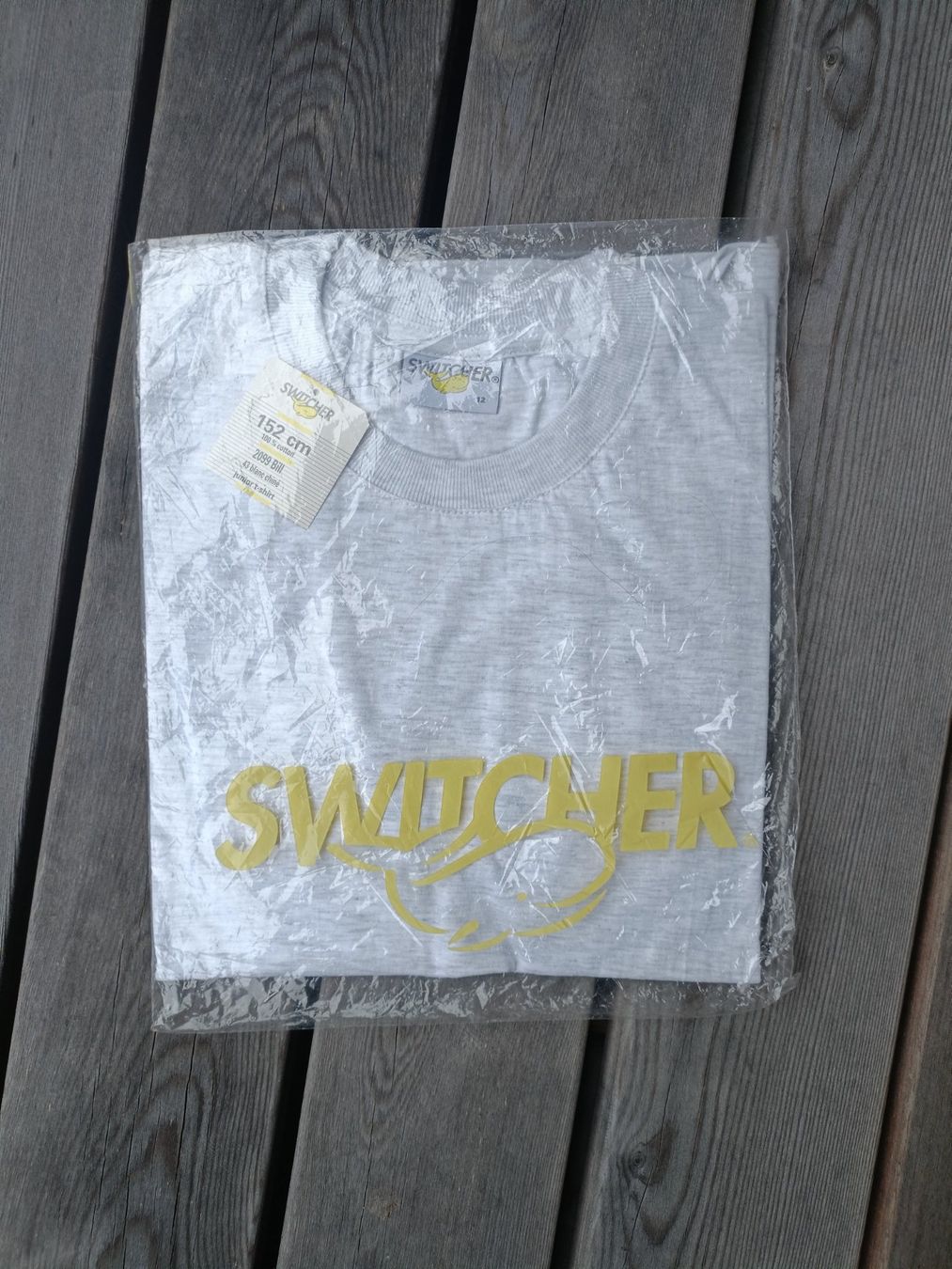 T-shirt: Switcher T-Shirt – Nuovo (secondo la descrizione) da Emmenbrücke venduto da Levira8