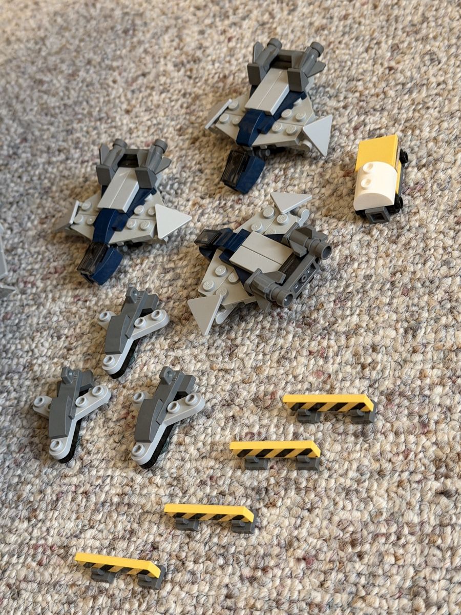 Lego Kit di costruzioni: LEGO 76042 Avengers SHIELD Helicarrier – Usato da Riehen venduto da Reinhard99 5