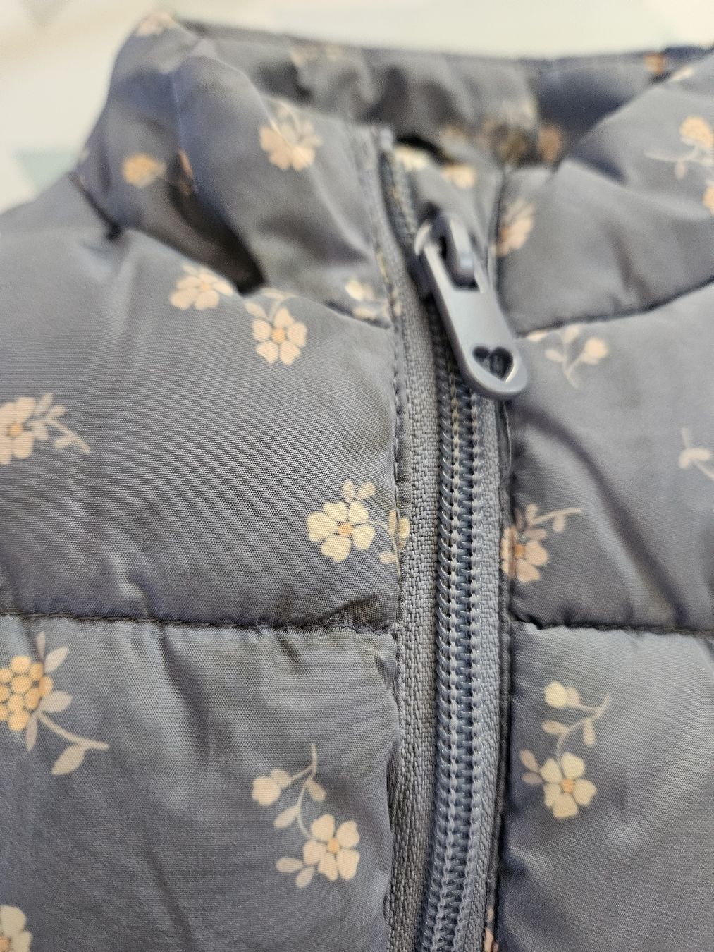 Manor Sonstige Mädchenkleider: Gilet, Weste Gr. 74 – Gebraucht aus Worb von jun_fj8w 2