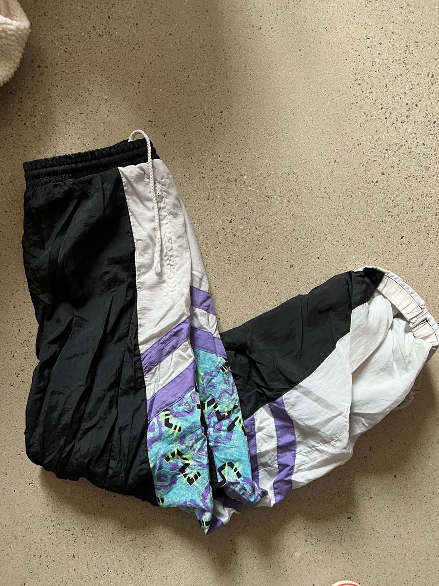 Pantaloni: Vintage Trainingshose, Grösse M – Usato da Basel venduto da lolixyz 1