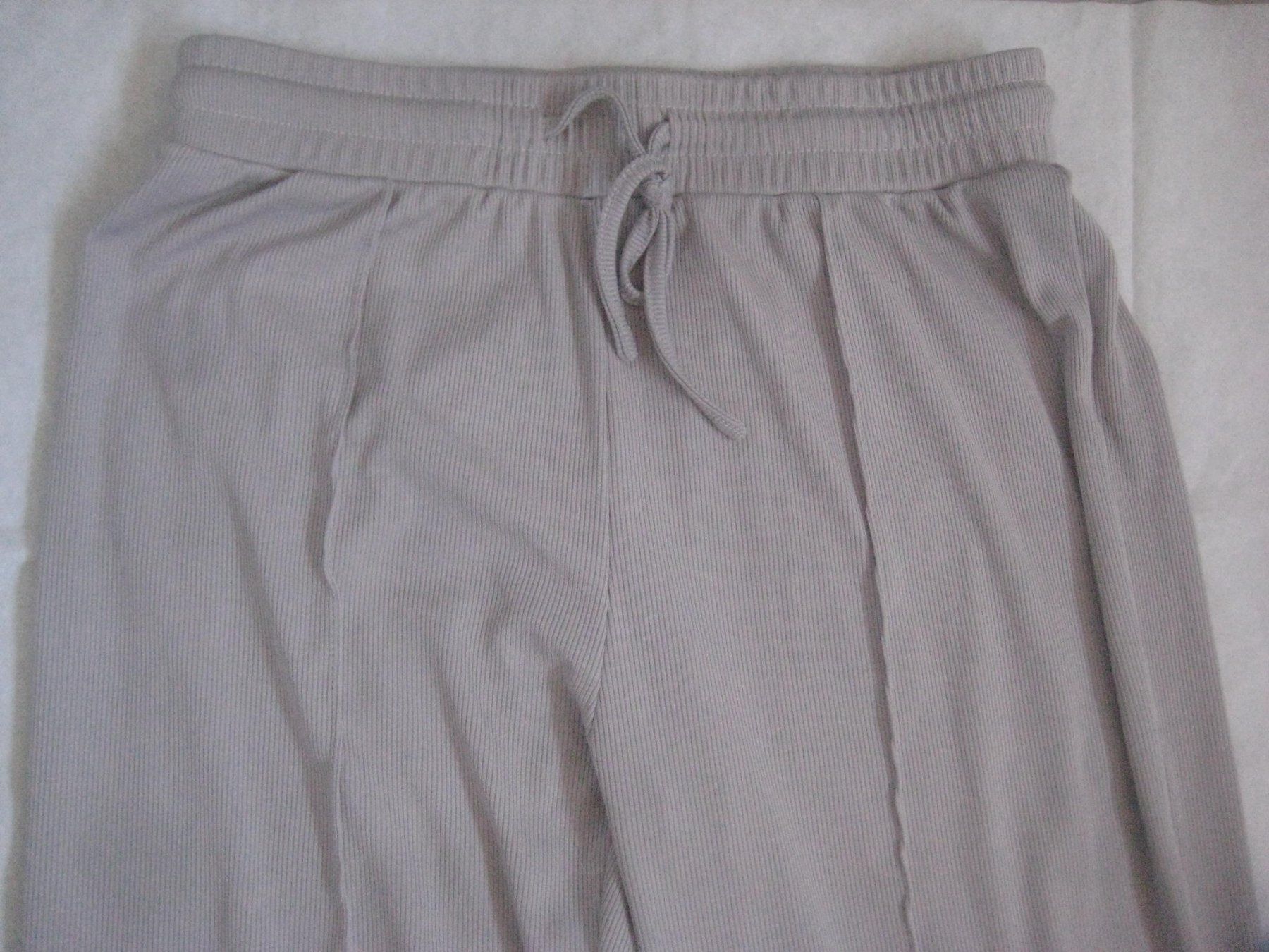Shein Pantalons: DAMEN  SET HOSE UND BODY – D'occasion à Uster par flocke1 1