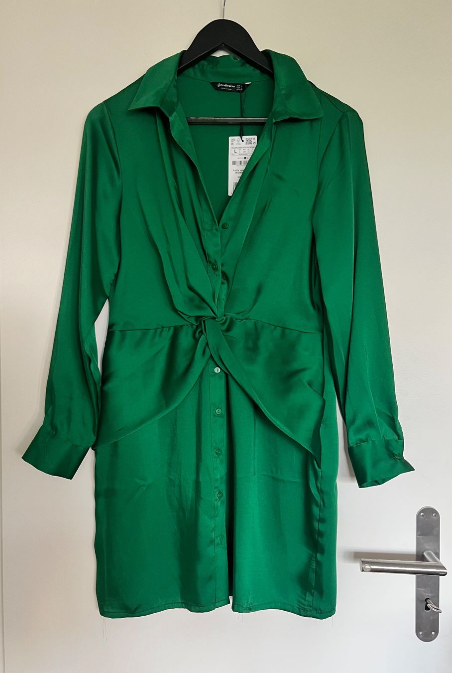 Robes: Stradivarius Satin Kleid / Grösse L – Neuf (Voir description) à Effretikon par YaMn