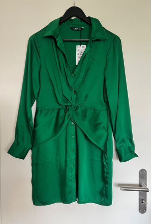 Stradivarius Satin Kleid / Grösse L