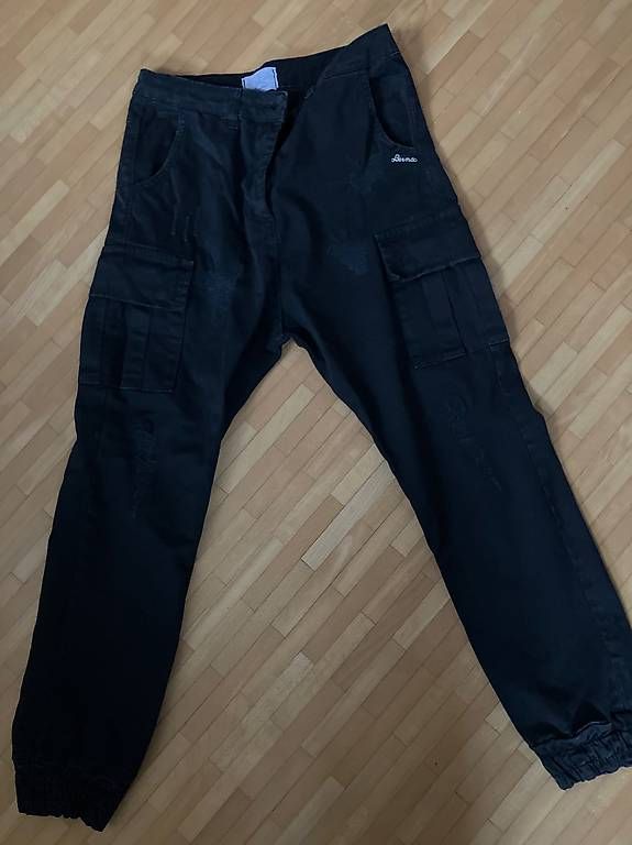 Hosen: schwarze hose jeans ähnlich größe 36 – Gebraucht aus baar von Lstar