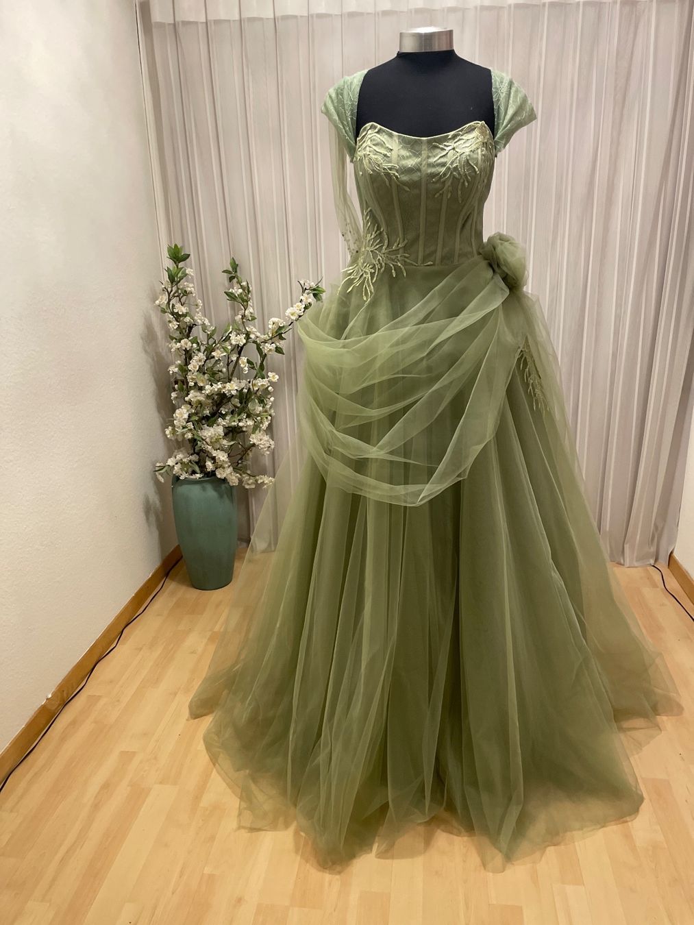 Vestiti: Ein wunderschönes Abendkleid aus Tüll – Nuovo (secondo la descrizione) da Oberglatt ZH venduto da Azurra 4