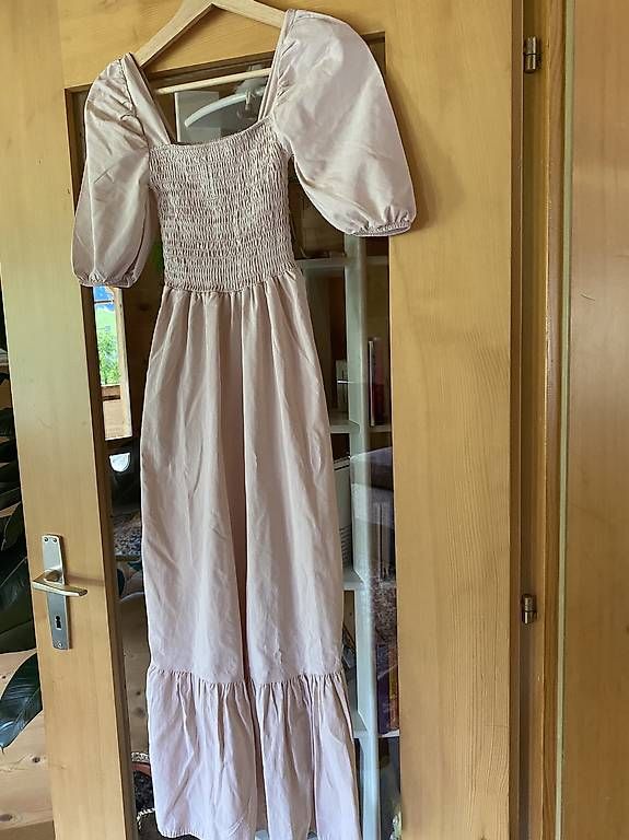 Robes: Rosanes Kleid  – D'occasion à Därstetten par yas_pb5r 2