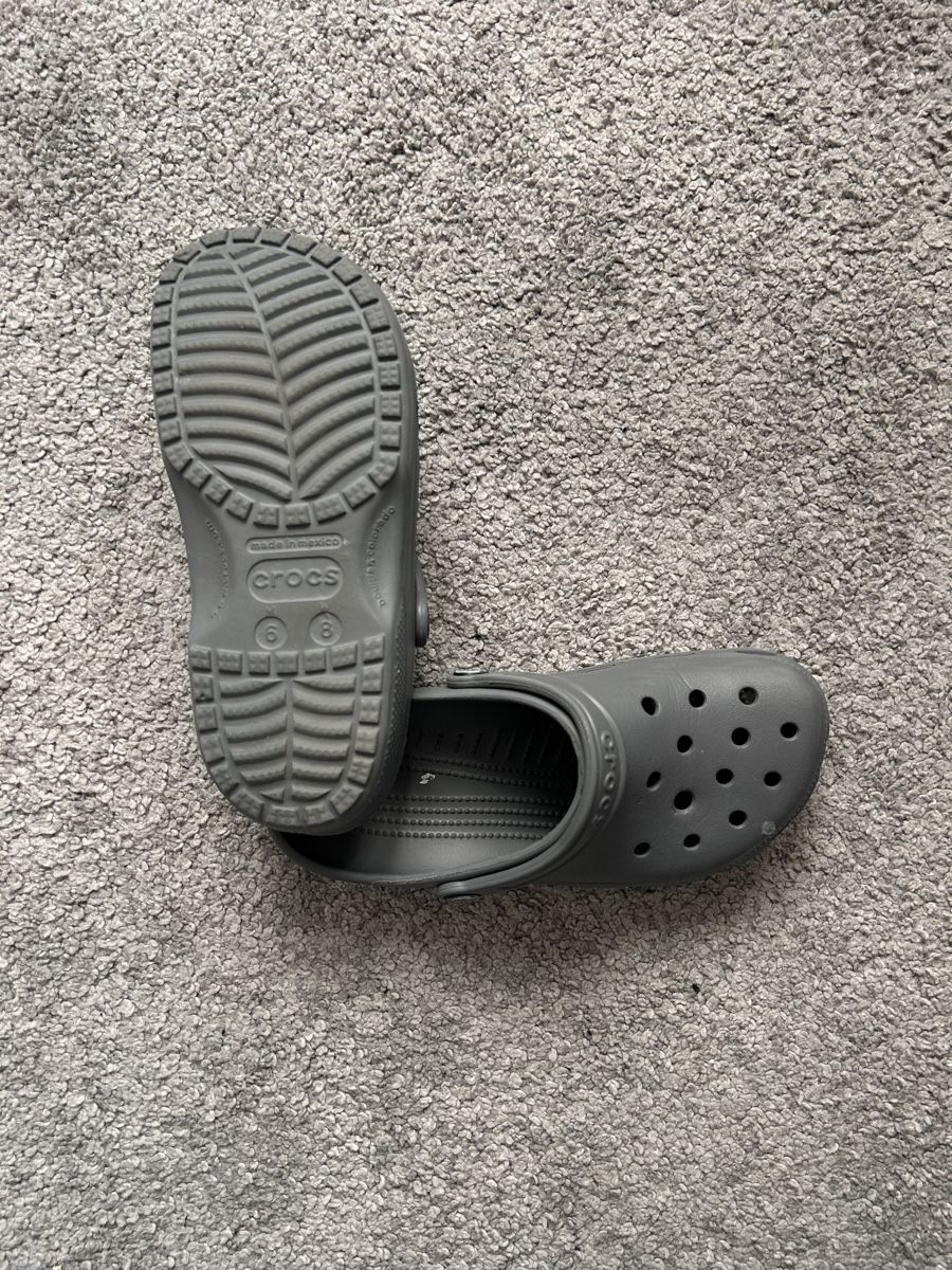 Herrenschuhe: graue crocs  – Neu (gemäss Beschreibung) aus Zürich von gucks 2