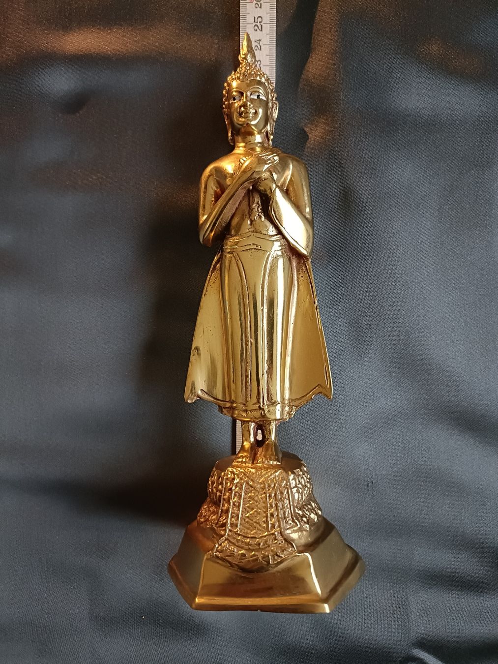 Figuren: 7 Goldene Buddha Figuren Thai – Gebraucht aus luzern von Kurtibusbus 1
