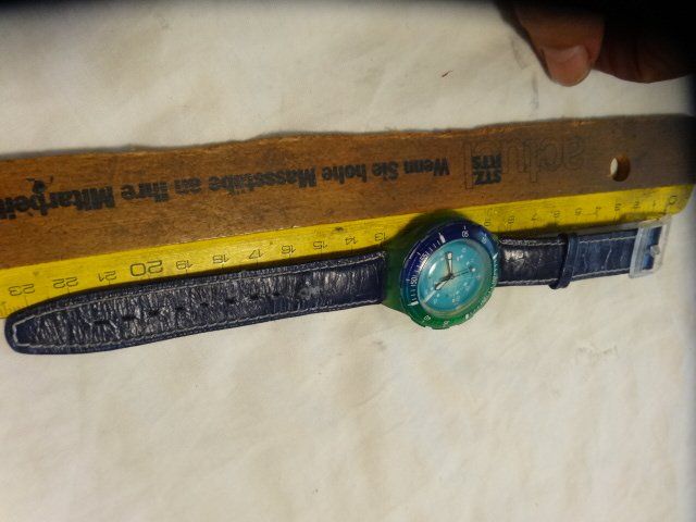Swatch Montres: S-WATCH HERREN UHR,QUARTZ.SWISS MADE.LÄÜFT – D'occasion à zürich par ahmad01 1