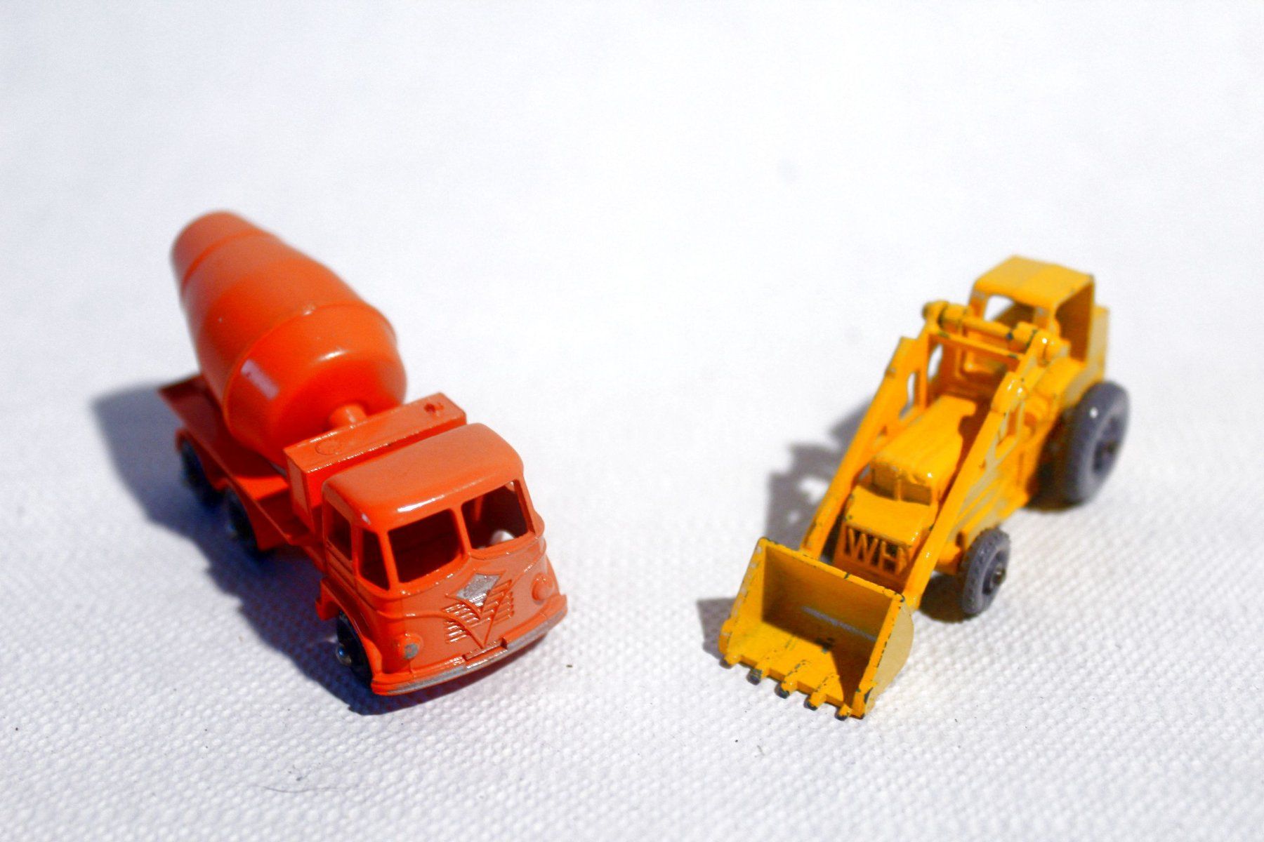 Lesney Spielzeuge: Vitrinen - Modelle: LESNY 24 & 26 - Matchbox - Modelle, – Gebraucht aus Bern von kultiges 8