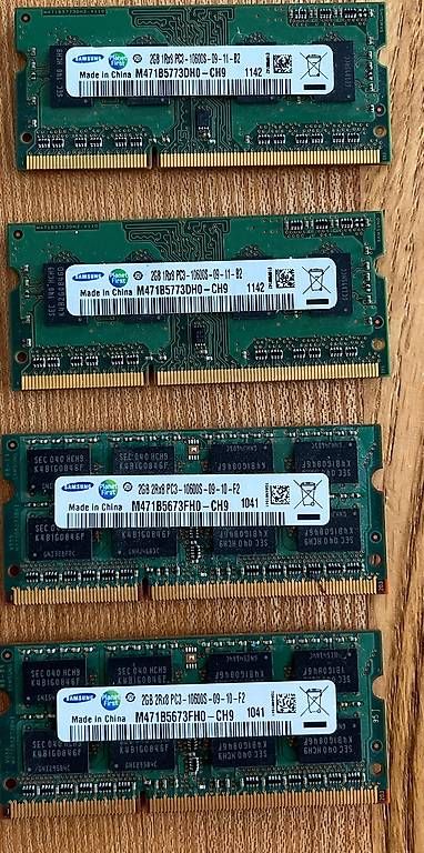Memoria / RAM: 4x RAM Speicher Chips Samsung 2GB – Usato da Binningen venduto da Lumbatius