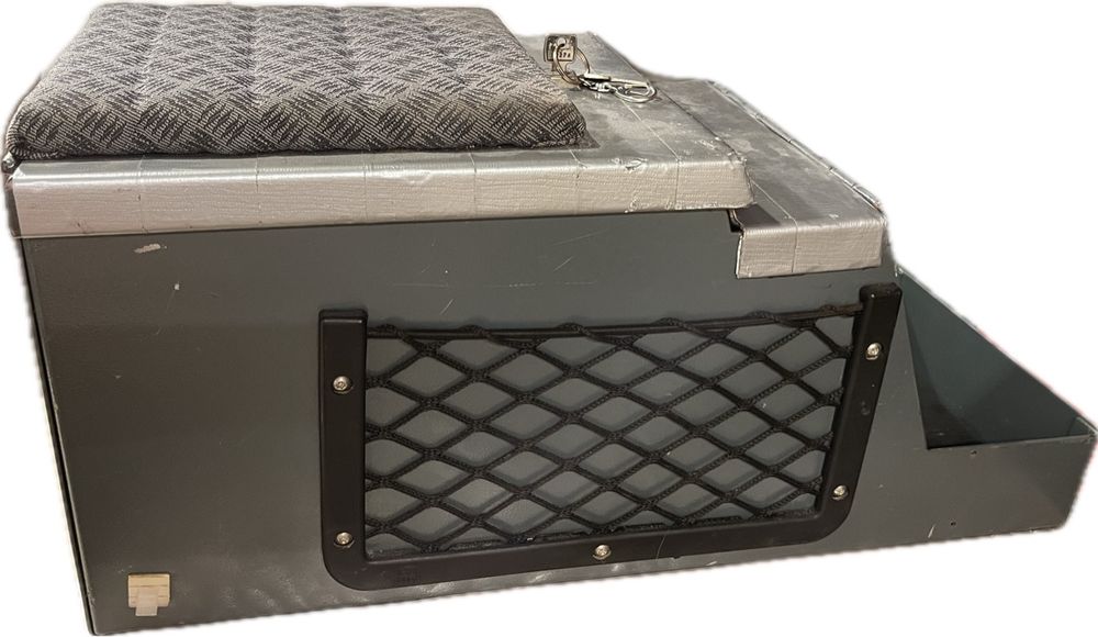 Cubby Box für Land Rover Defender (Security box) (Gebraucht) in Möriken ...