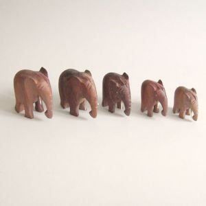 Arte internazionale: La famille éléphant – Nuovo e nell'imballaggio originale da Marsens venduto da fakia
